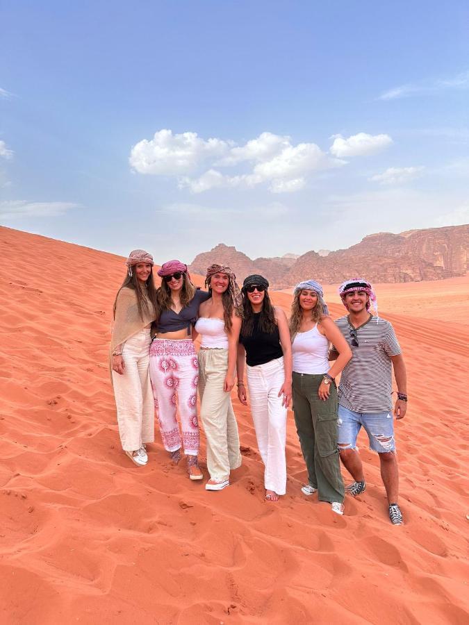 ワディ ・ラムSaleem With Jeep Tourアパートメント エクステリア 写真