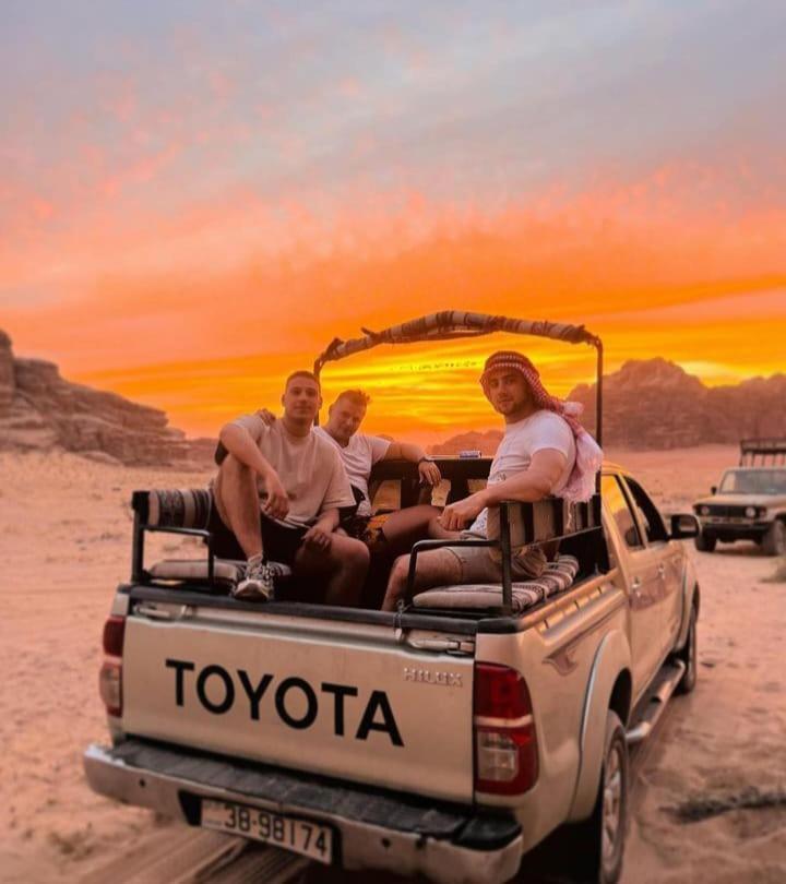 ワディ ・ラムSaleem With Jeep Tourアパートメント エクステリア 写真